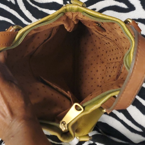 Crossbody Handbag 🥳 - Picture 9 of 12